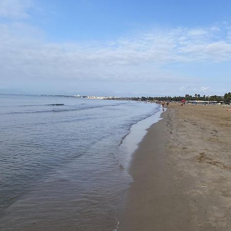 Apartamento Con Piscina En 1ª Linea De Playa En Salou Dış mekan fotoğraf