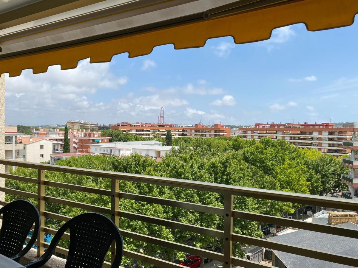 Apartamento Con Piscina En 1ª Linea De Playa En Salou Dış mekan fotoğraf