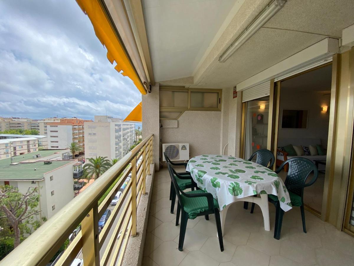 Apartamento Con Piscina En 1ª Linea De Playa En Salou Dış mekan fotoğraf